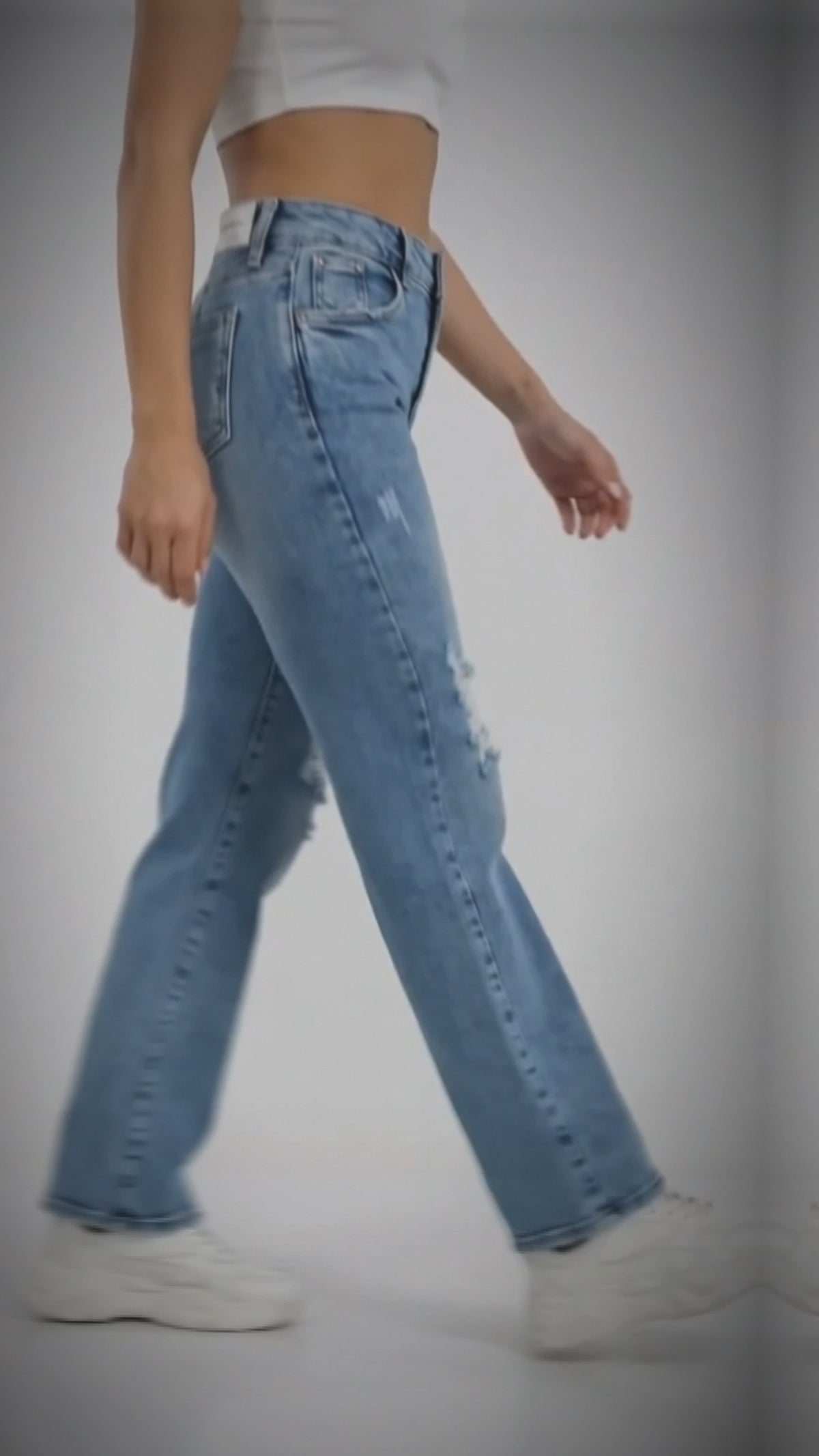 Jean Flare Levanta Cola con Rotos | J3484
